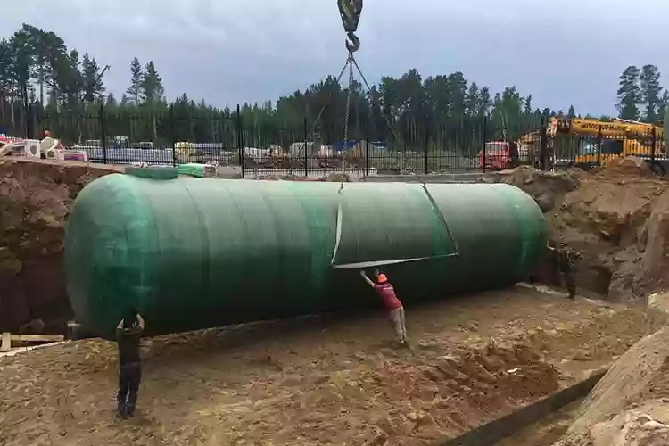 Монтаж стеклопластикового пожарного резервуара